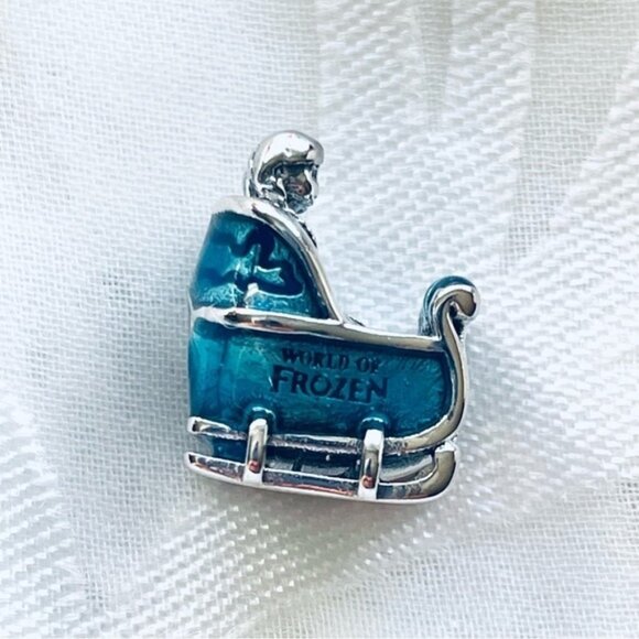 ❄️✨ NWOT Frozen Charm – Princess Anna & Princess Elsa ✨❄️ - Picture 14 of 15